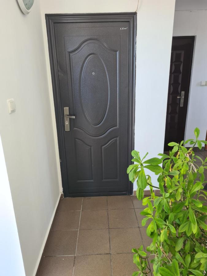 Ogadugu Lägenhet Bukarest Exteriör bild