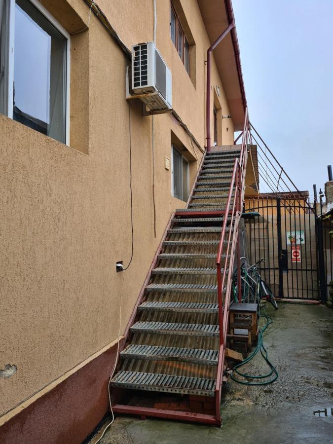 Ogadugu Lägenhet Bukarest Exteriör bild